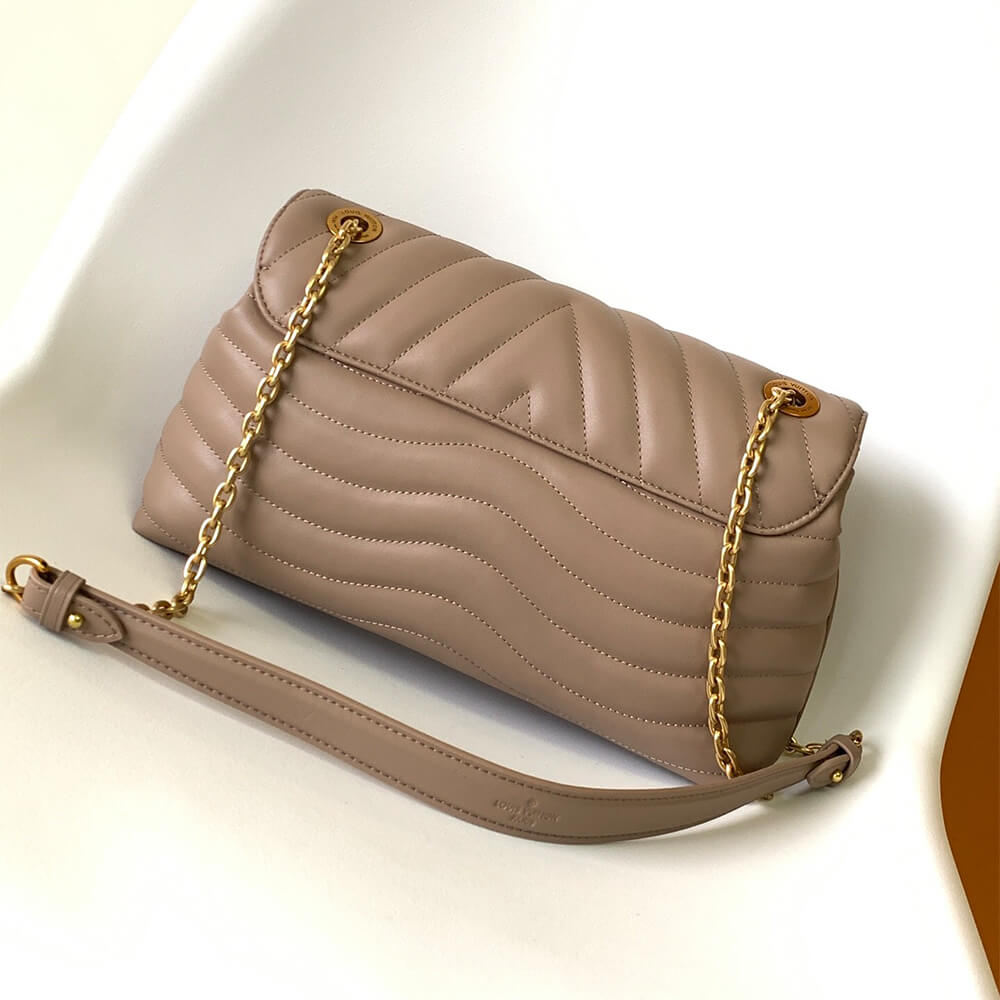 LV New Wave Chain Bag GM - Image 4