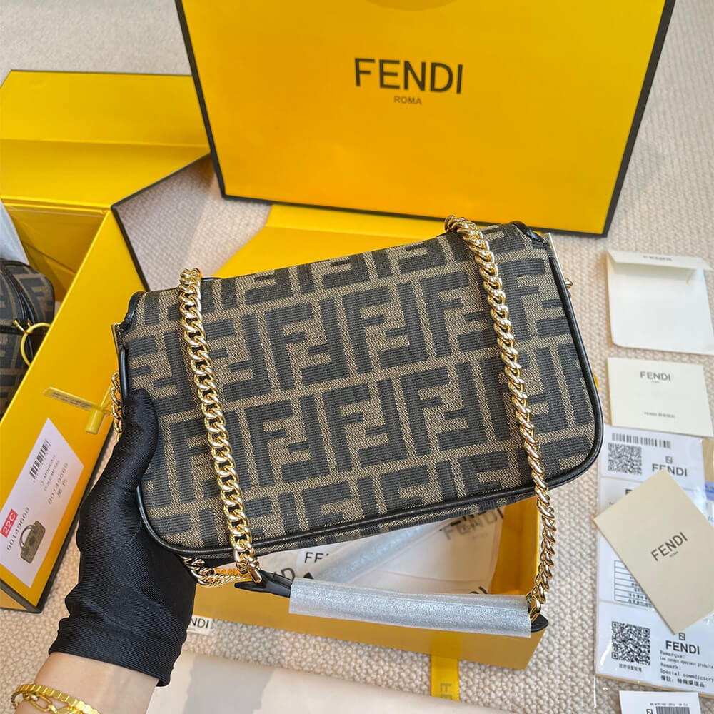 FABRIC Fendi Baguette Chain Midi - Image 4