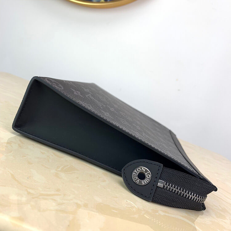 Zip LV Pochette Voyage MM - Image 4