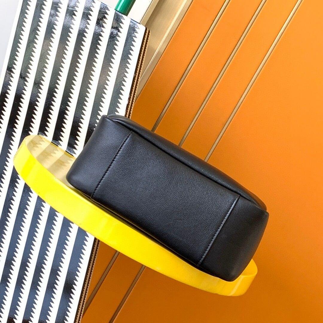 Black YSL LE 5 A 7 supple SMALL IN GRAINED LEATHER - Image 5