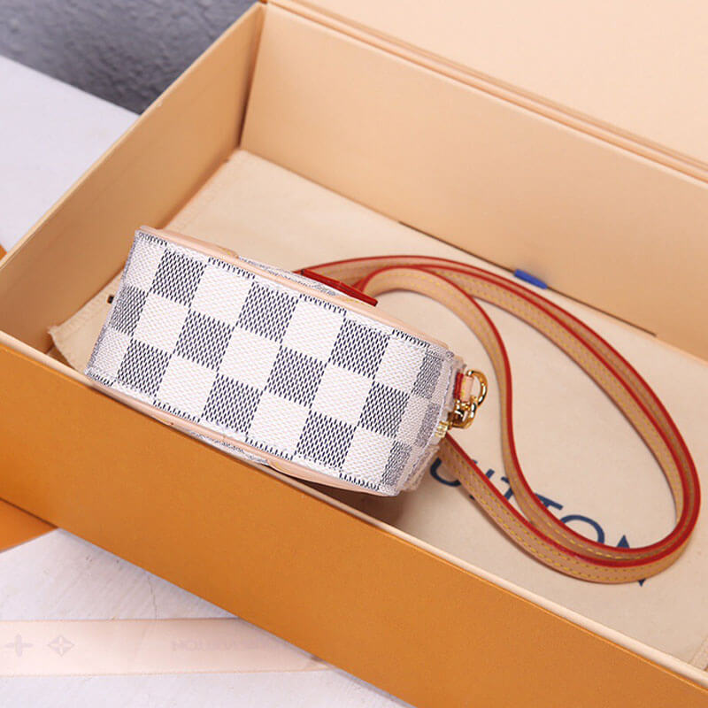 LV Neokapi Pouch - Image 5