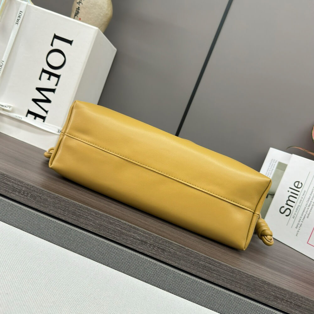 Sahara Loewe Medium Flamenco purse in mellow nappa lambskin - Image 5