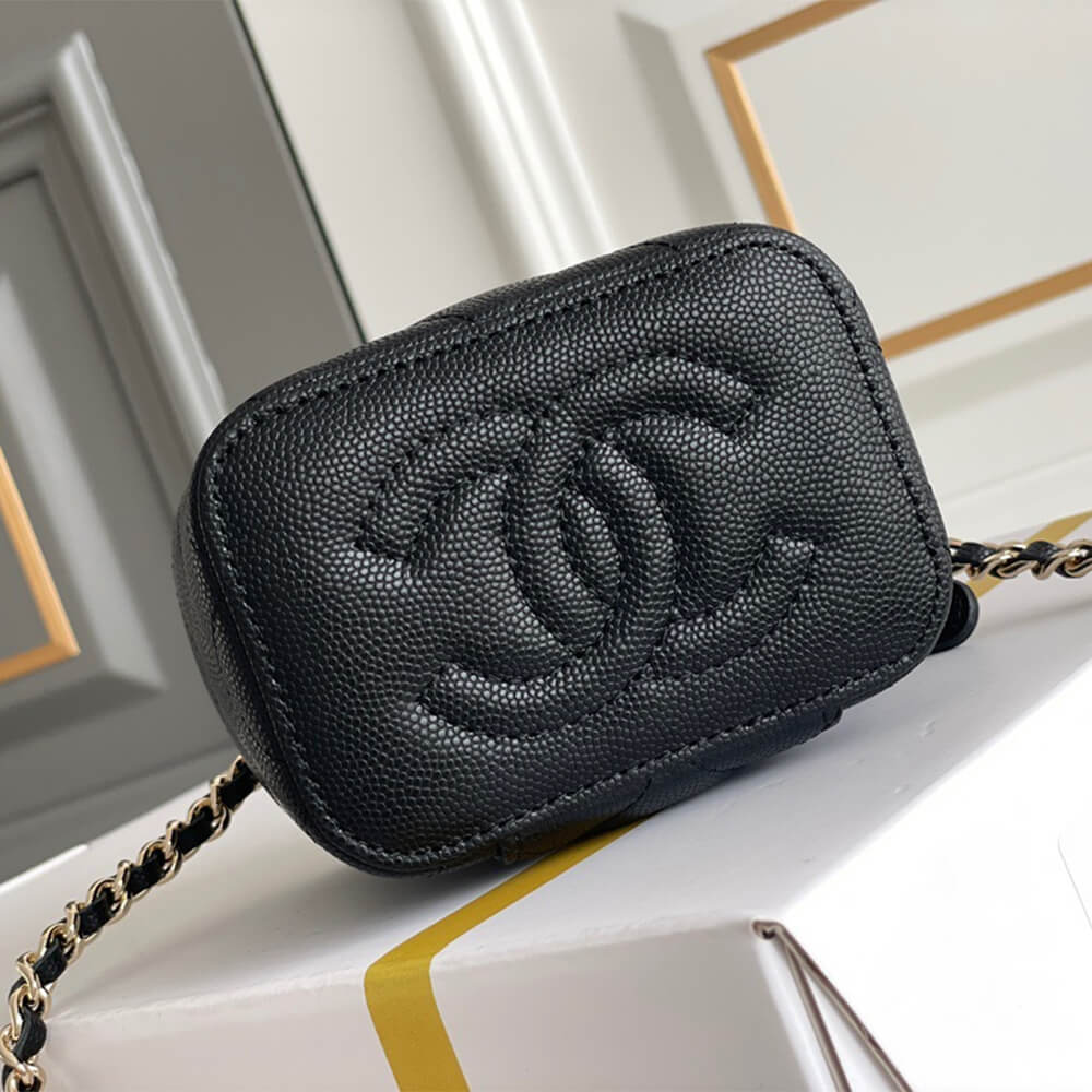 Chanel chain cosmetic bag - Image 5