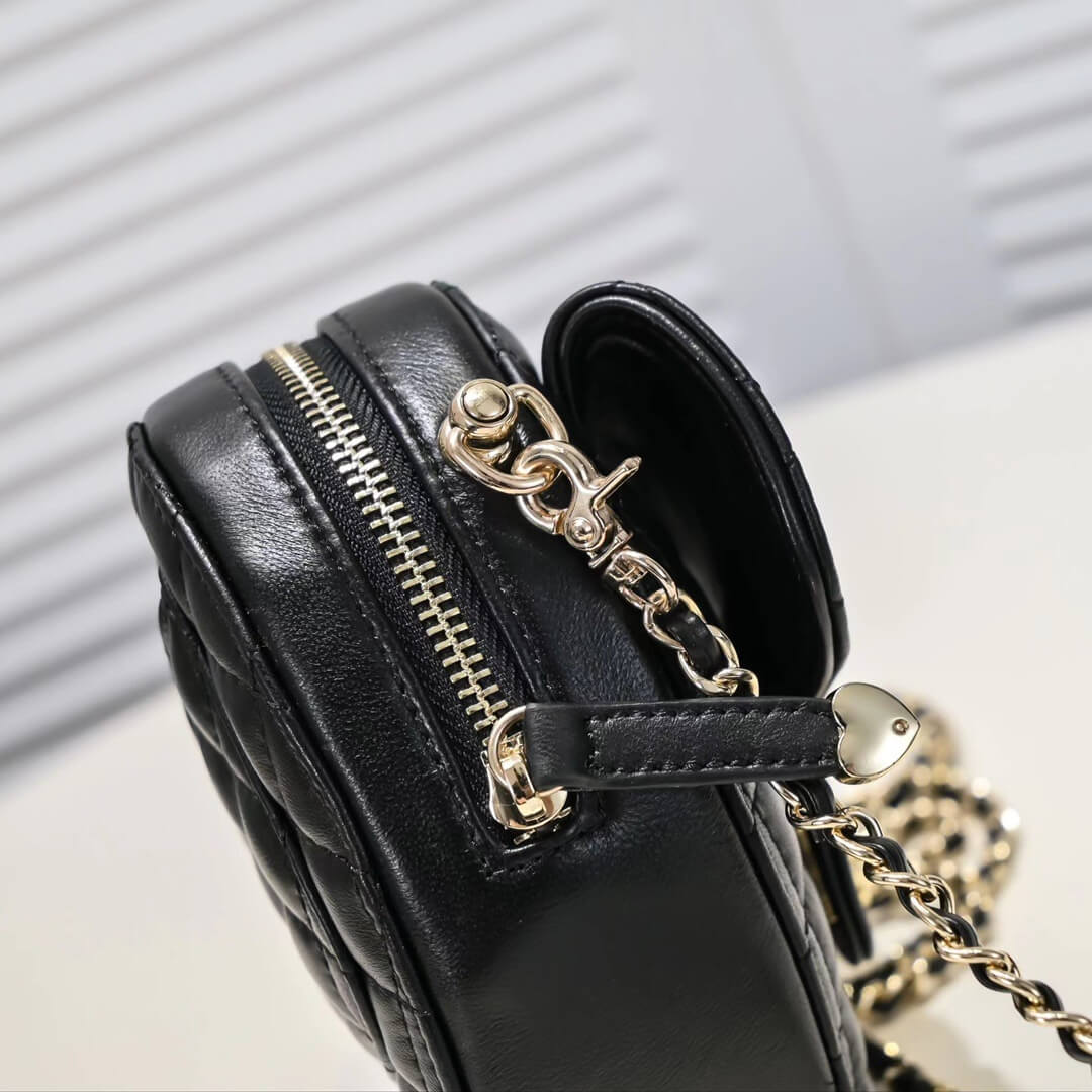 Chanel love bag - Image 6