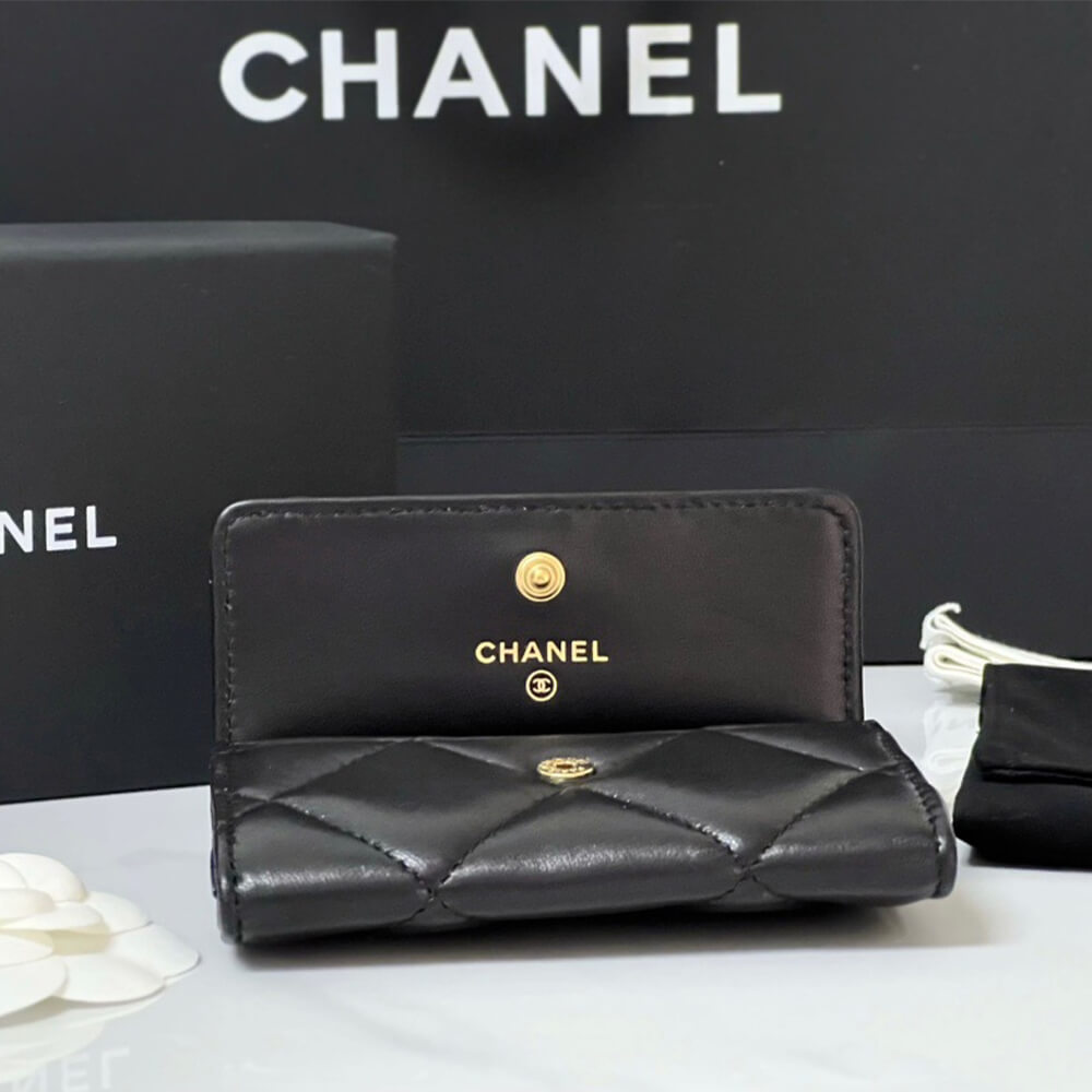 Black Chanel 19 flap card holder - Image 6