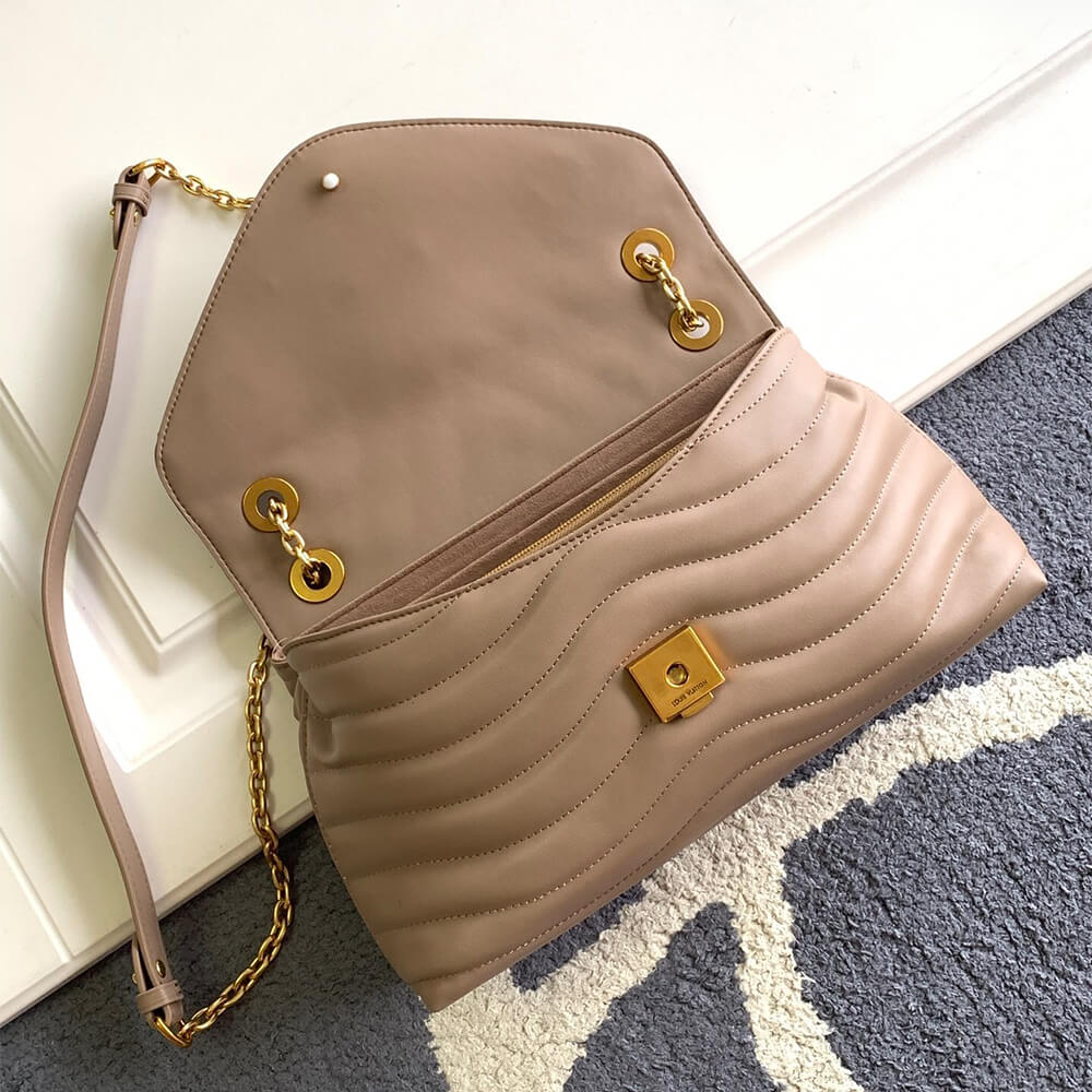 LV New Wave Chain Bag GM - Image 6