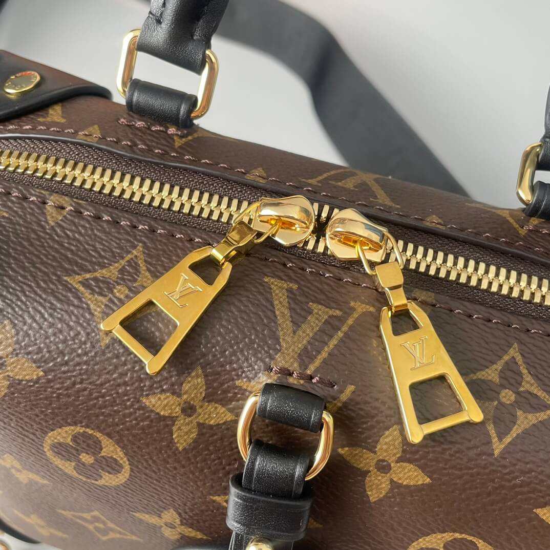 LV Petite Malle Souple - Image 6