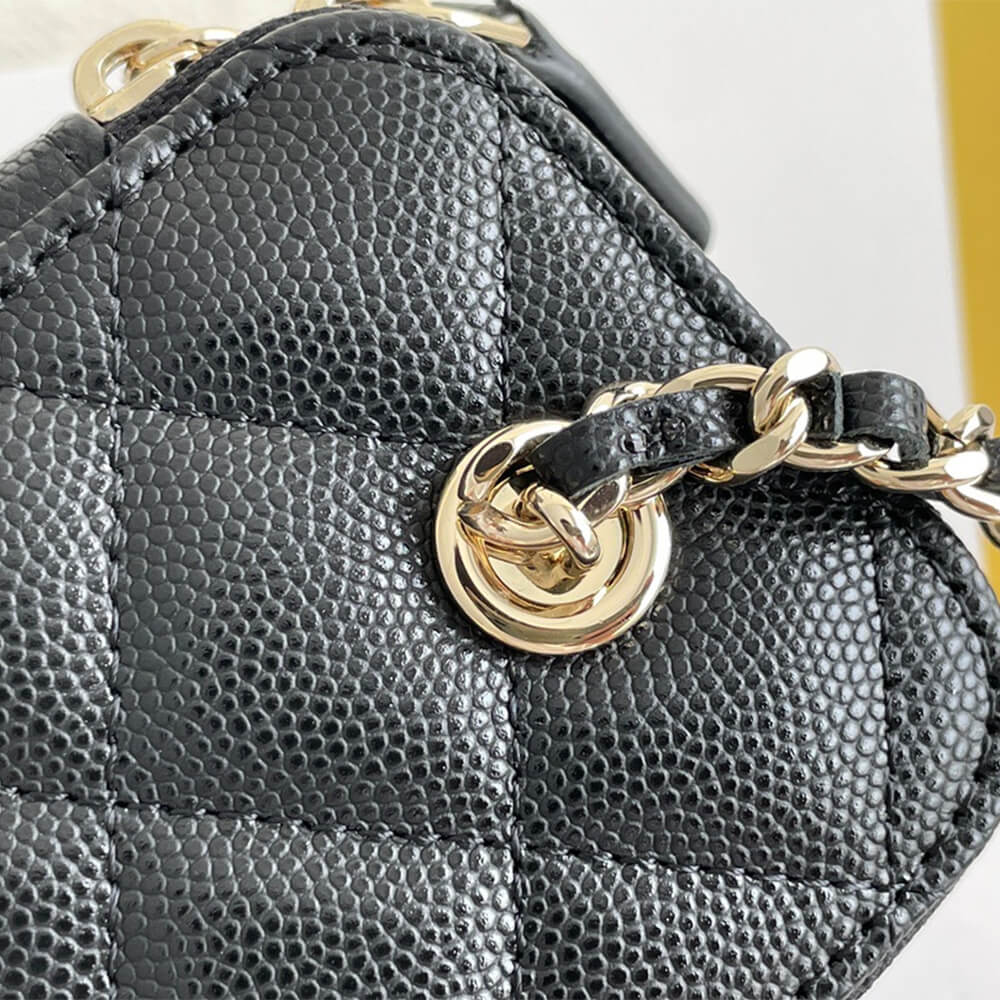 Chanel chain cosmetic bag - Image 6