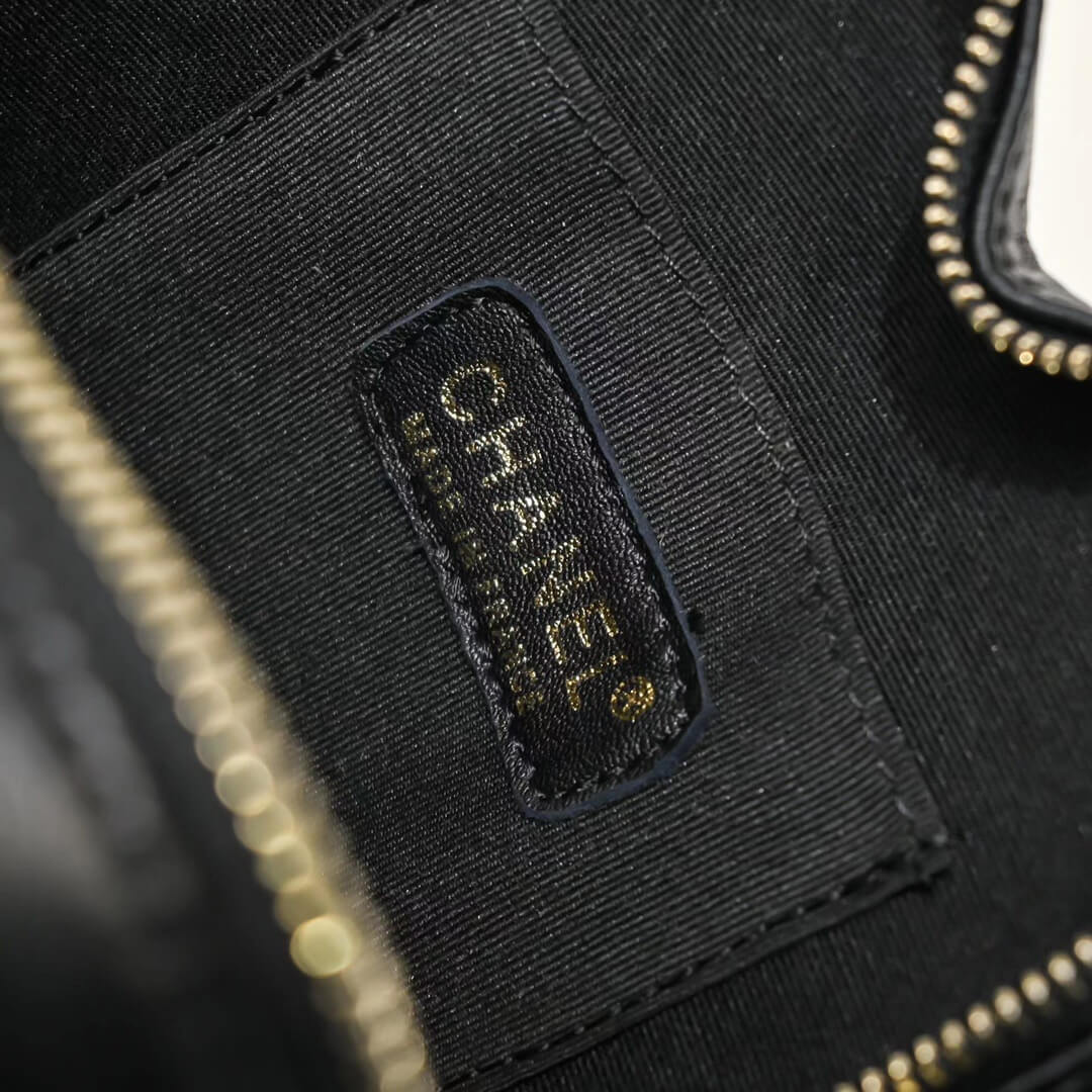 Chanel love bag - Image 7