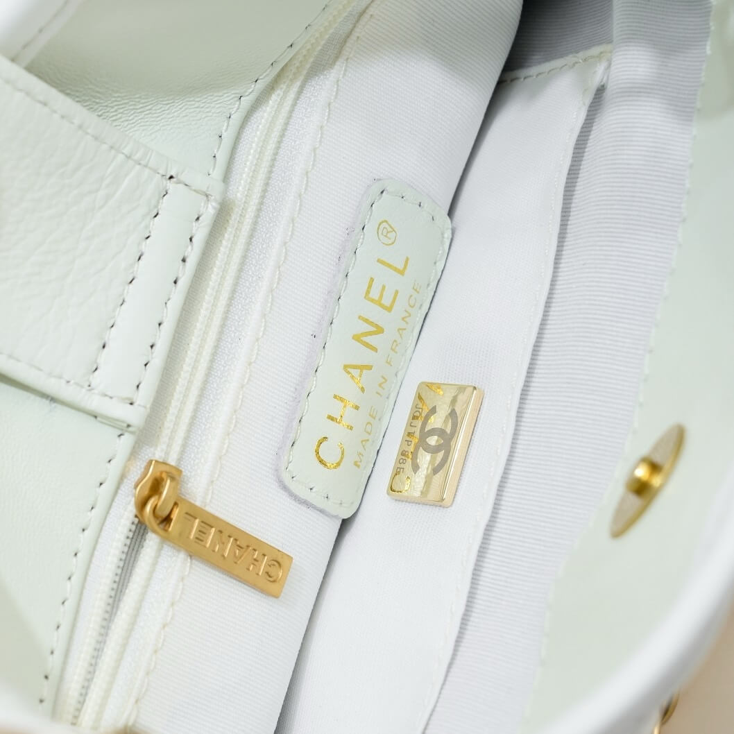 Chanel HOBO HANDBAG - Image 7