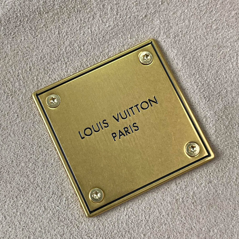 LV Low Key Cabas MM - Image 7