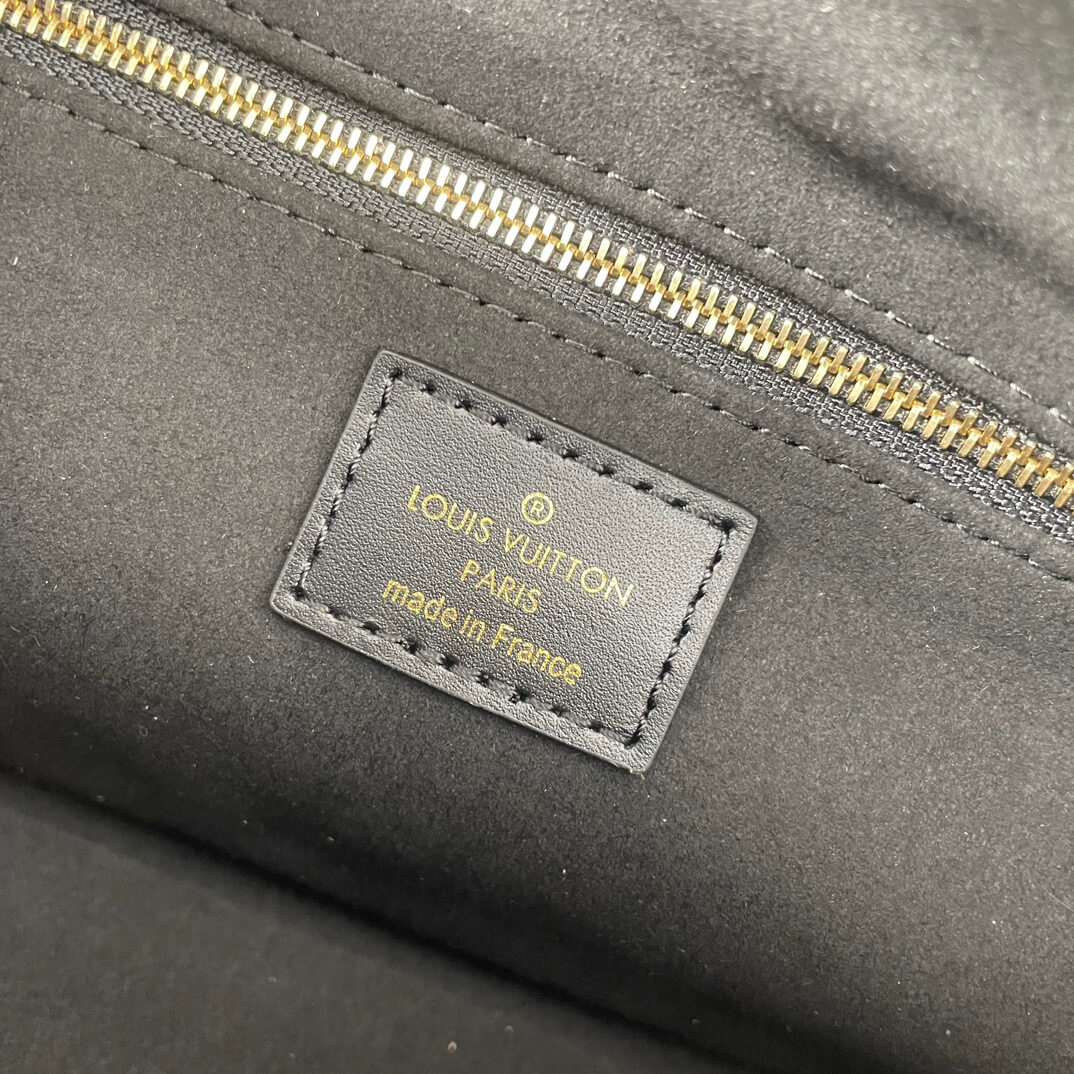 LV Petite Malle Souple - Image 7