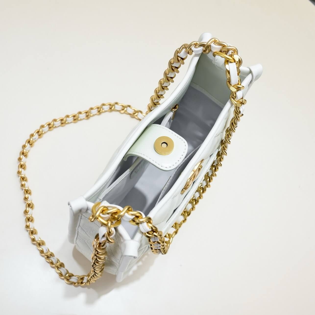 Chanel HOBO HANDBAG - Image 8