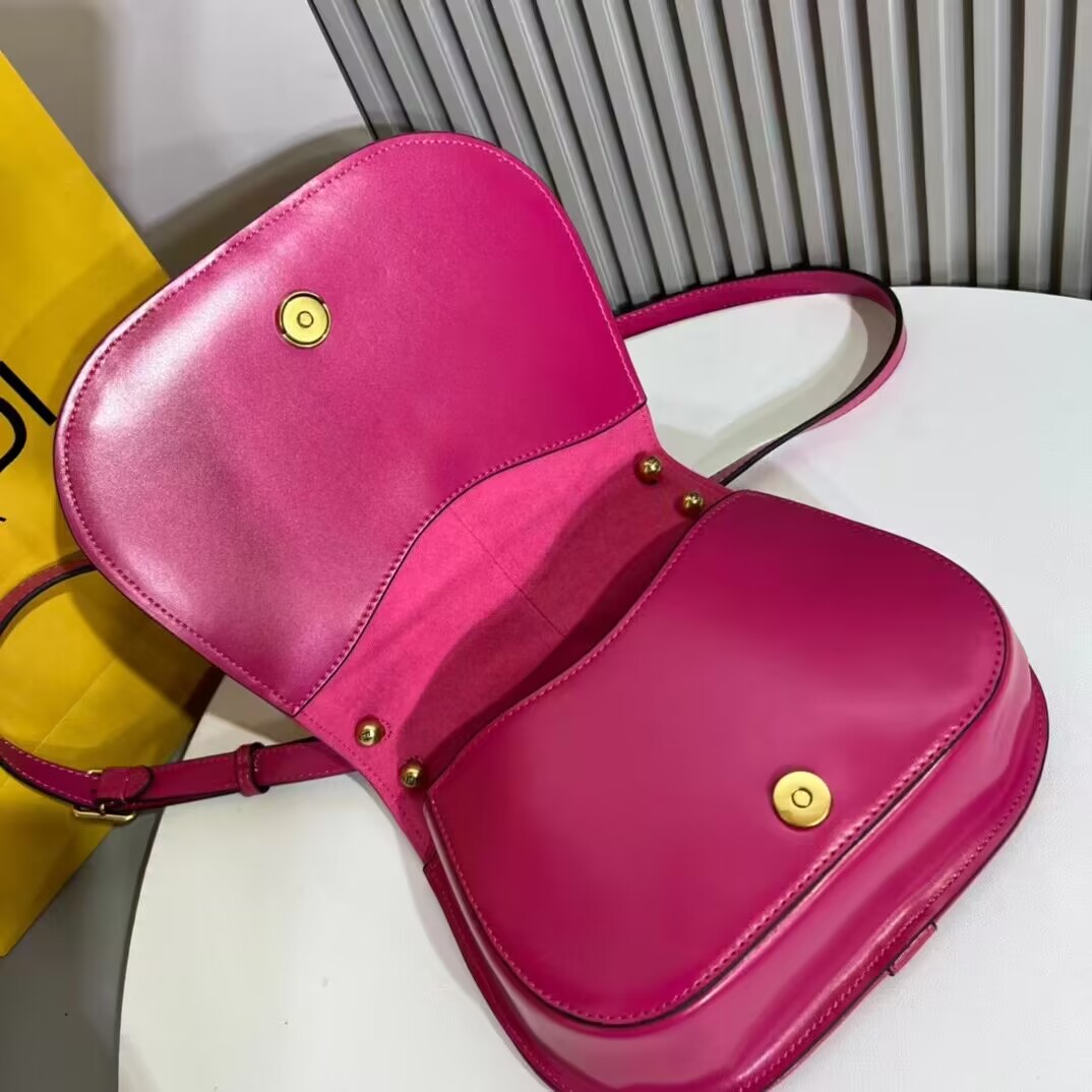 Fendi C mon Medium 8BT366 Fuchsia Fendi C mon Medium 8BT366 Fuchsia