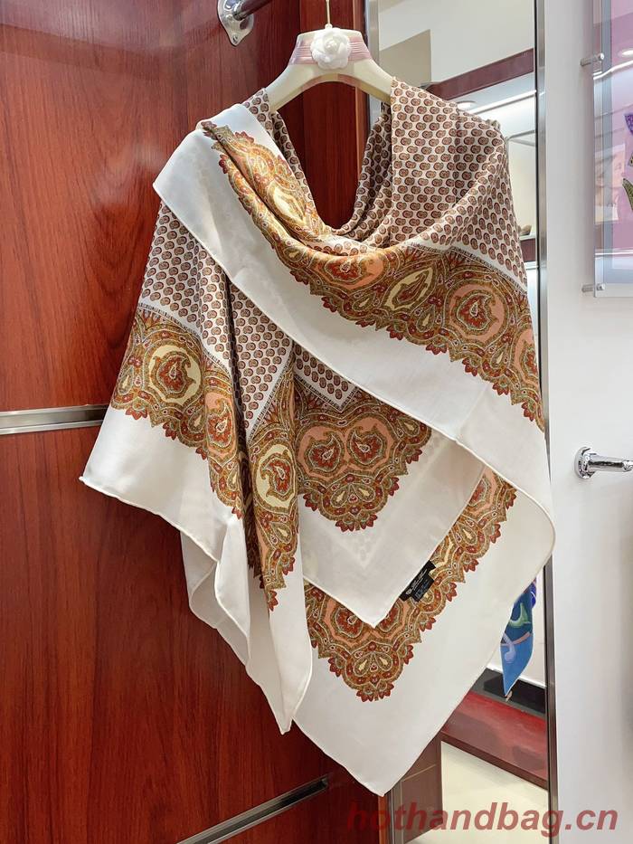 Loro Piana Scarf LPC00022 Loro Piana Scarf LPC00022
