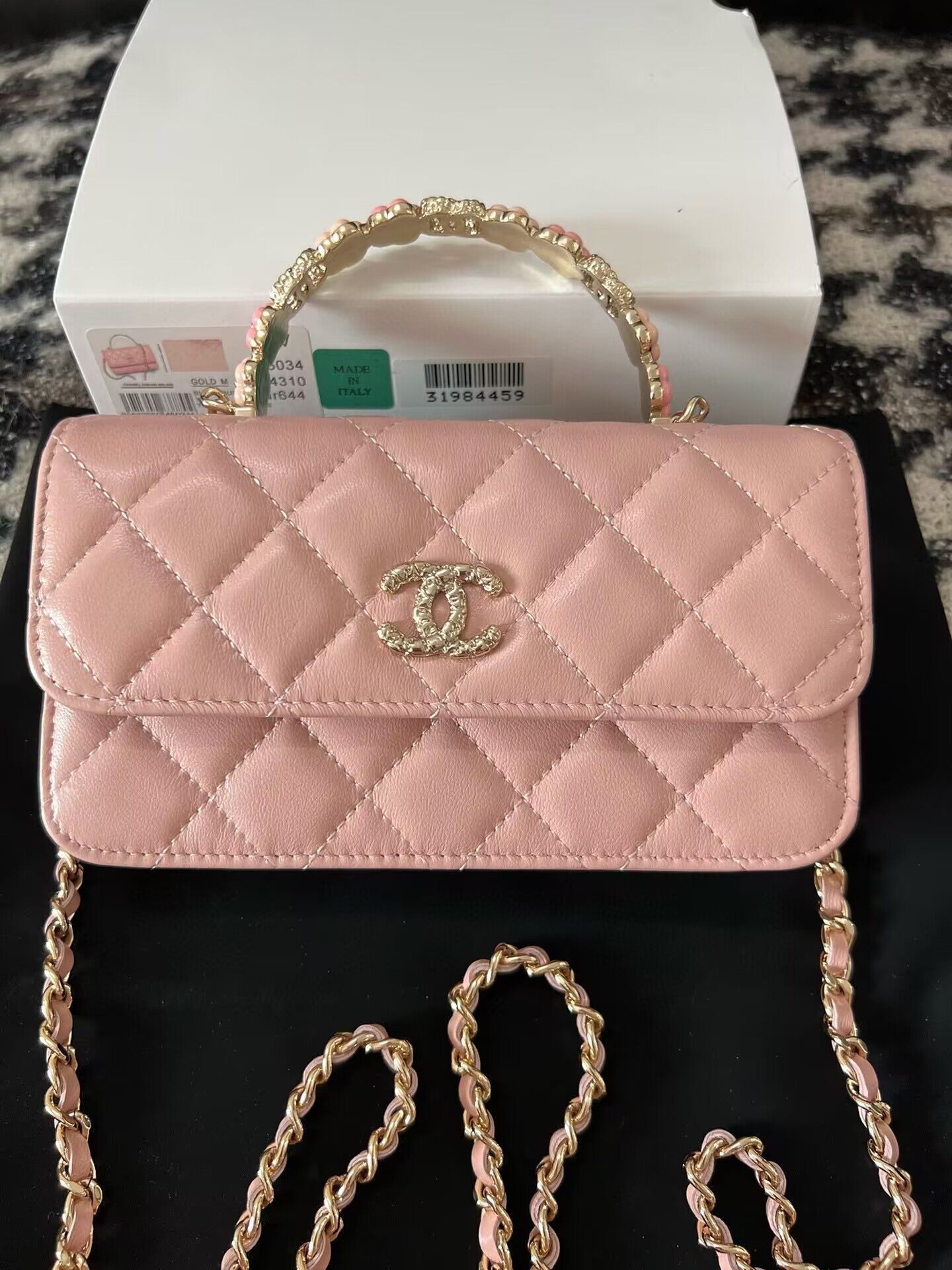 Chanel Flower Patterns Casual Style Lambskin Blended Fabrics 96034 Pink Chanel Flower Patterns Casual Style Lambskin Blended Fabrics 96034 Pink