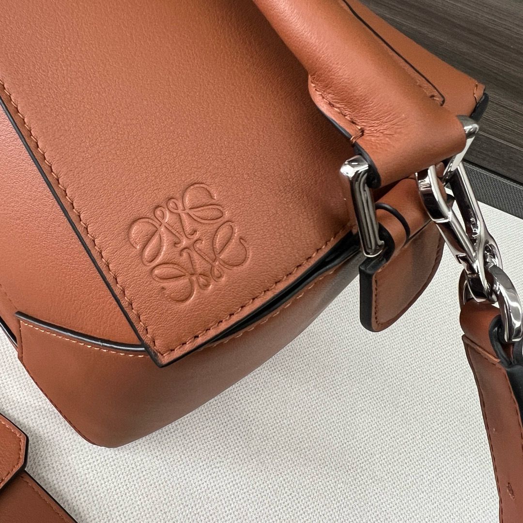 Loewe Medium Puzzle Bag Original Leather 62329 brown Loewe Medium Puzzle Bag Original Leather 62329 brown