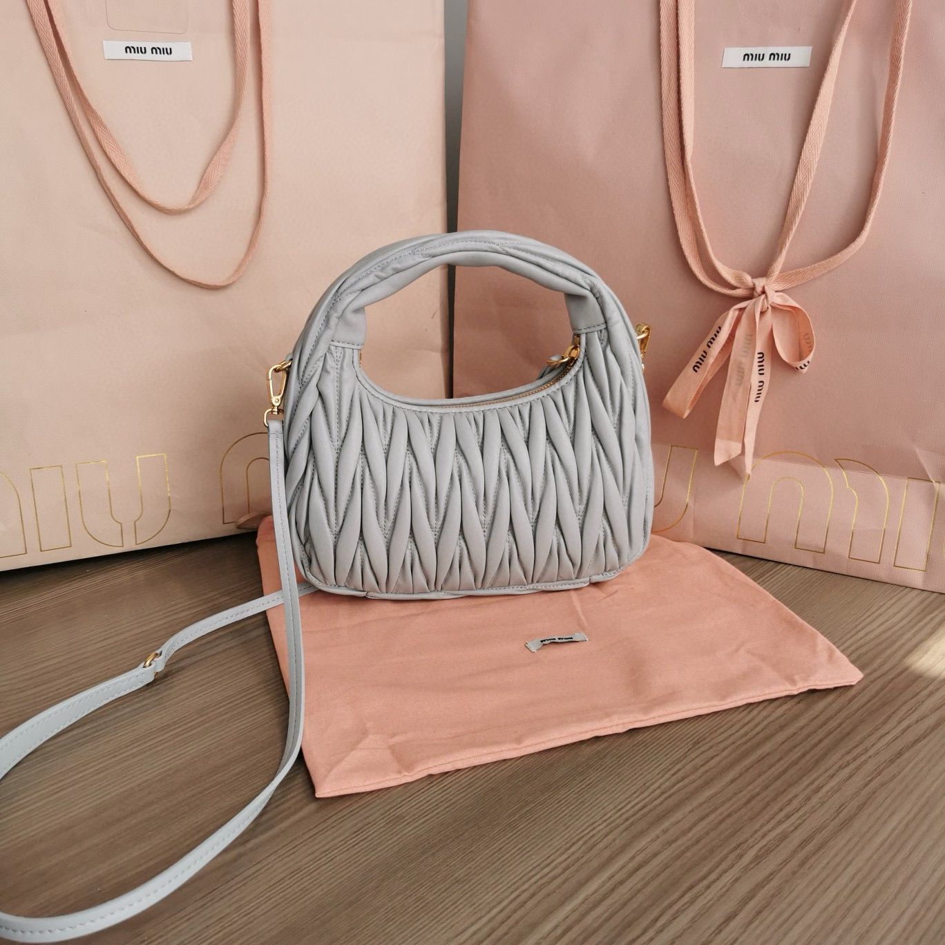 Miu Miu Wander Matelasse Original Sheepskin Bag 5BC125 Grey Miu Miu Wander Matelasse Original Sheepskin Bag 5BC125 Grey