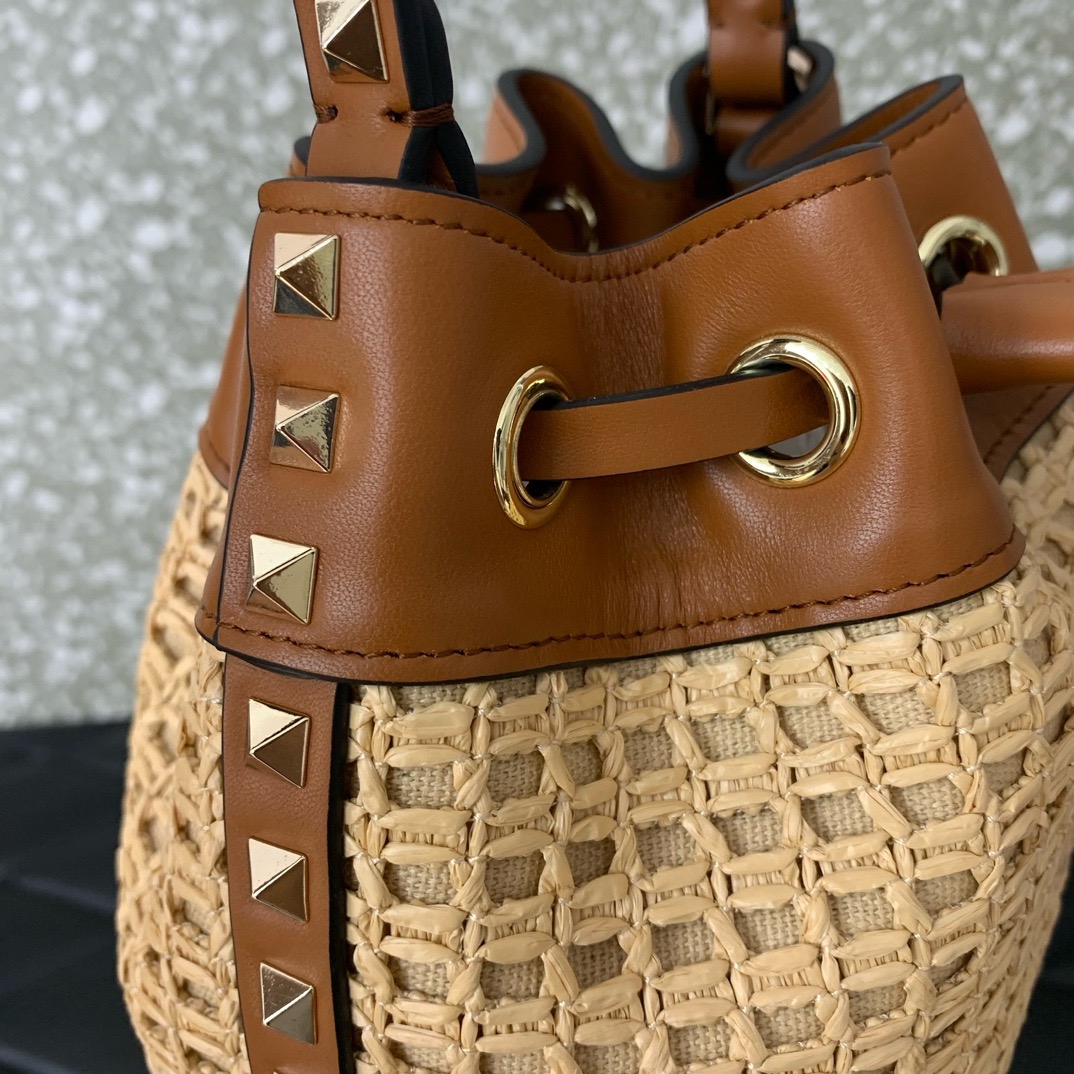 VALENTINO VLOGO SIGNATURE RAFFIA Mini Bucket Bag 03191 brown VALENTINO VLOGO SIGNATURE RAFFIA Mini Bucket Bag 03191 brown