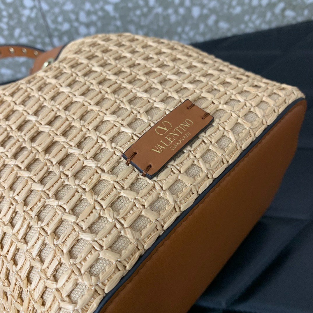 VALENTINO VLOGO SIGNATURE RAFFIA Mini Bucket Bag 03191 brown VALENTINO VLOGO SIGNATURE RAFFIA Mini Bucket Bag 03191 brown