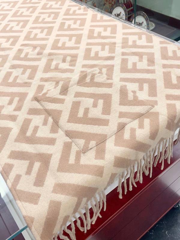 Fendi Cloak FDC00137 Fendi Cloak FDC00137