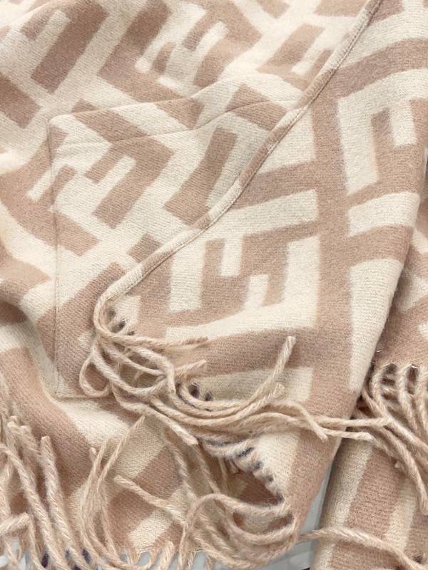 Fendi Cloak FDC00137 Fendi Cloak FDC00137