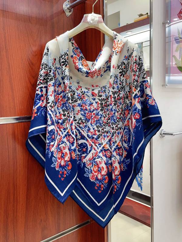 Gucci Scarf GUC00391 Gucci Scarf GUC00391