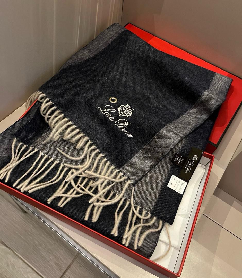 Loro Piana Cashmere Scarf LPS50930 Loro Piana Cashmere Scarf LPS50930
