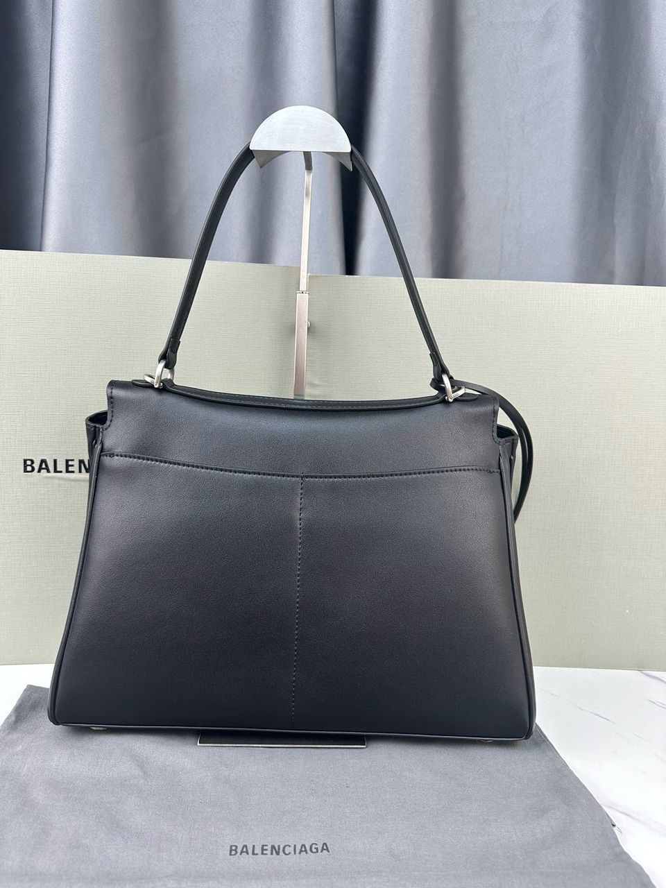 Balenciaga Rodeo Medium Handbag in black smooth calfskin 9027 aged-silver hardware Balenciaga Rodeo Medium Handbag in black smooth calfskin 9027 aged-silver hardware