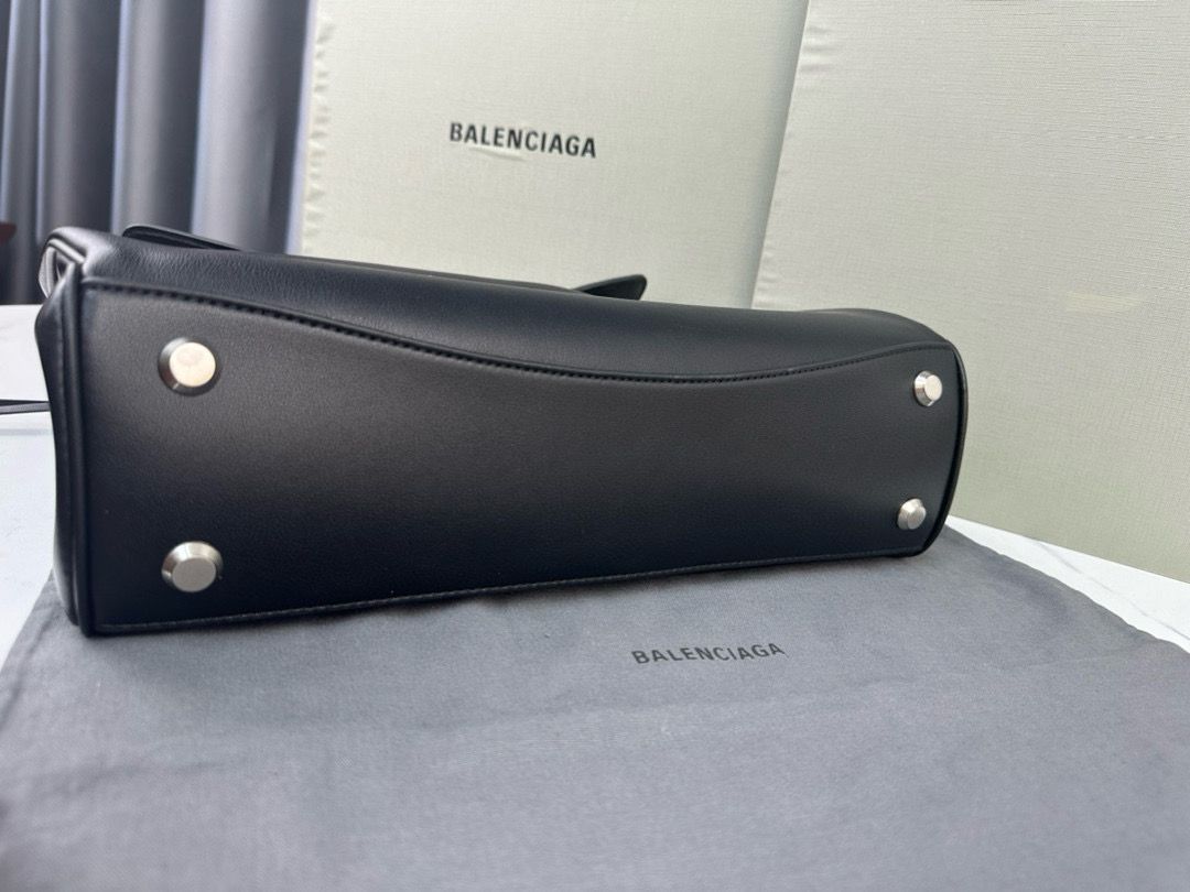 Balenciaga Rodeo Medium Handbag in black smooth calfskin 9027 aged-silver hardware Balenciaga Rodeo Medium Handbag in black smooth calfskin 9027 aged-silver hardware