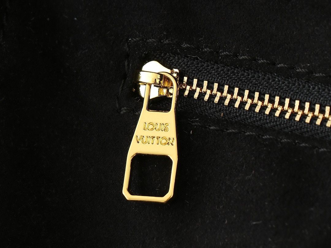 Louis Vuitton LV x TM Neverfull MM M13675 Black Louis Vuitton LV x TM Neverfull MM M13675 Black