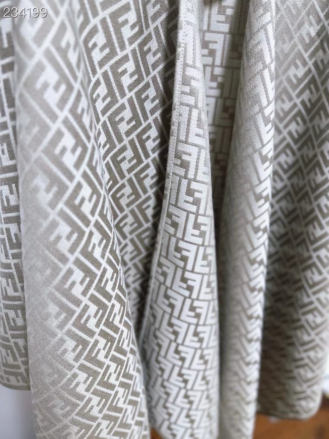 Fendi Cape Double-sided cashmere FDC35908