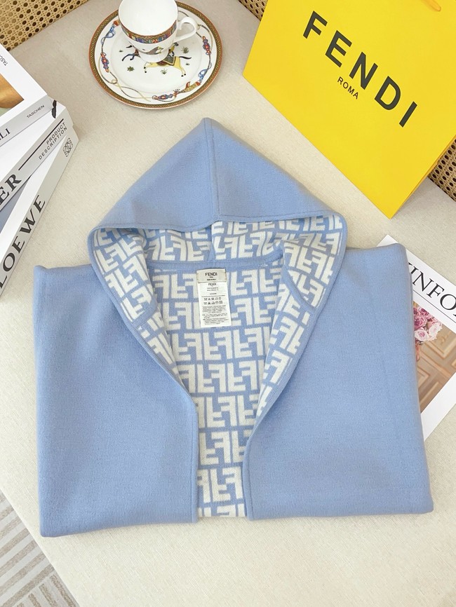 Fendi Cashmere cape FXX723