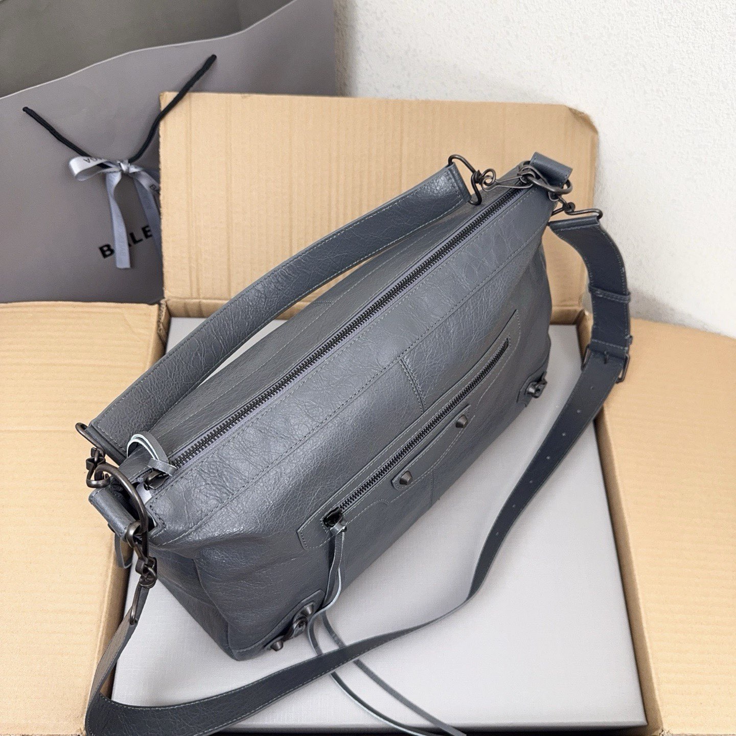 Balenciaga Original Leather Handbag 2185 Gray Balenciaga Original Leather Handbag 2185 Gray